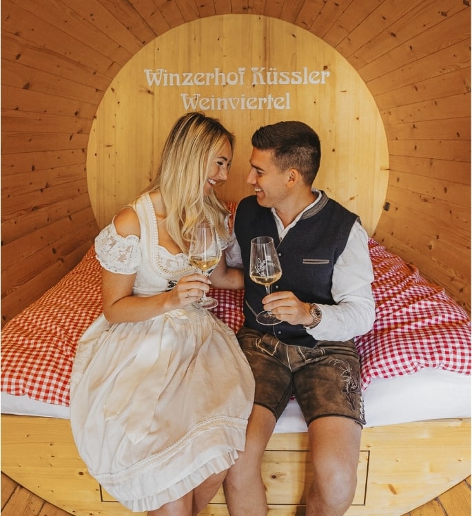 Schlafen im Weinfass